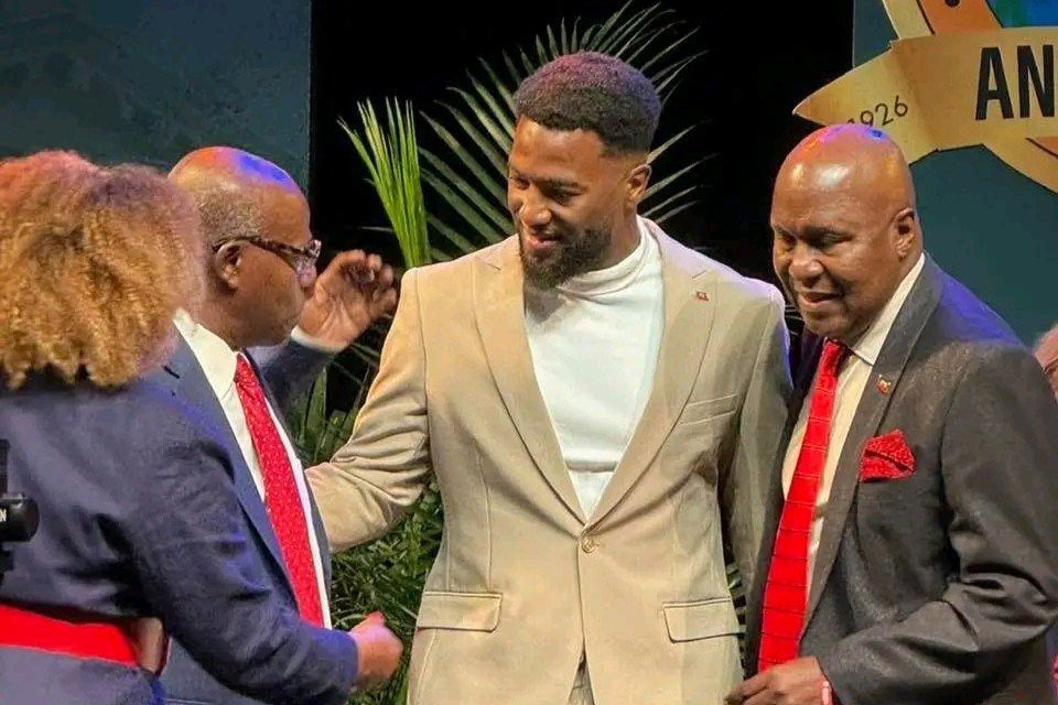 100ᵉ anniversaire de North Miami Beach : Duckens Nazon a reçu la clé de la ville